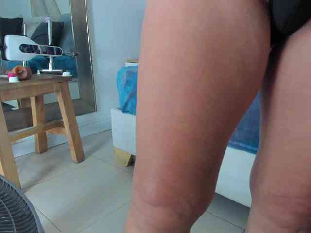 Luna-Naughty1 webcam