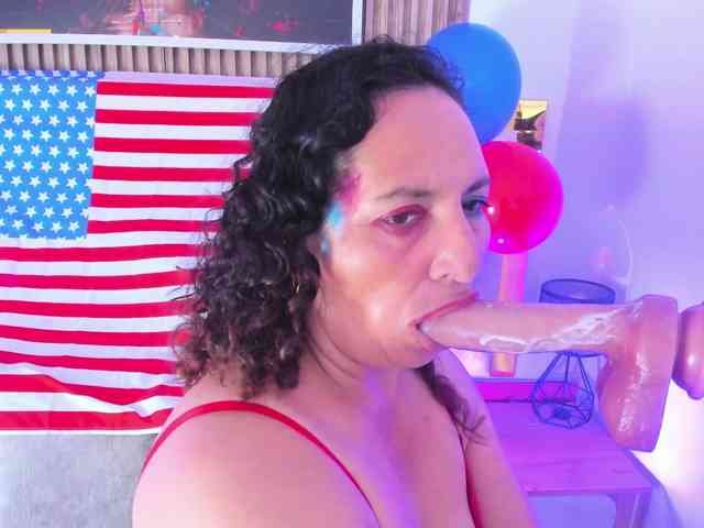 Luna-Naughty1 webcam