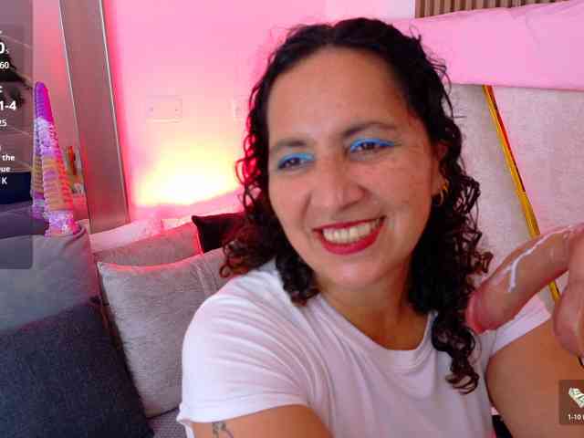 Luna-Naughty1 webcam