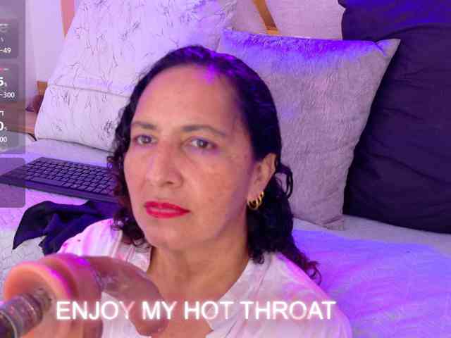 Luna-Naughty1 webcam