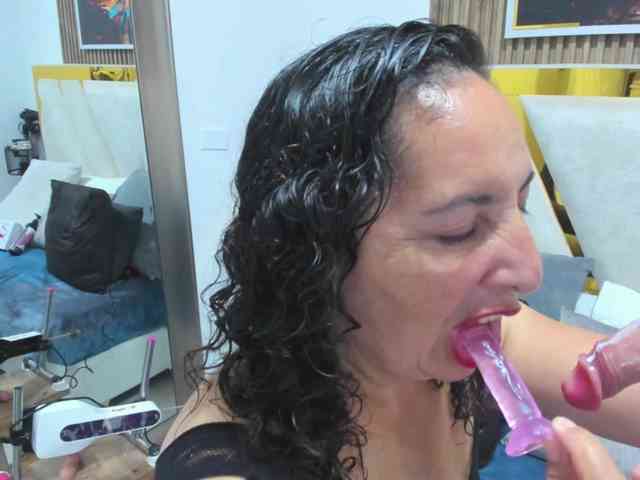 Luna-Naughty1 webcam