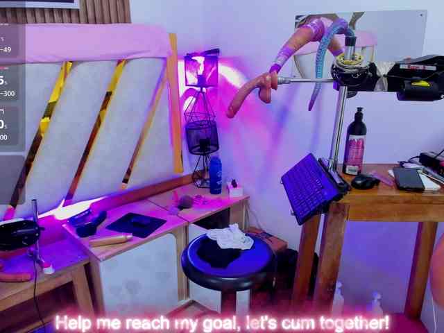 Luna-Naughty1 webcam