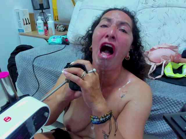 Luna-Naughty1 webcam