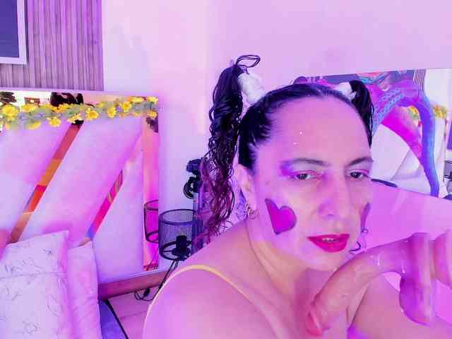 Luna-Naughty1 webcam