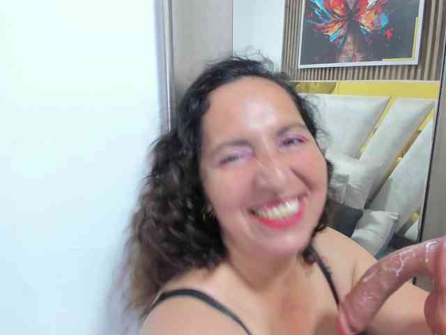 Luna-Naughty1