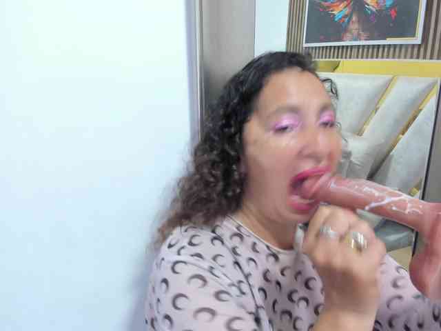 Luna-Naughty1