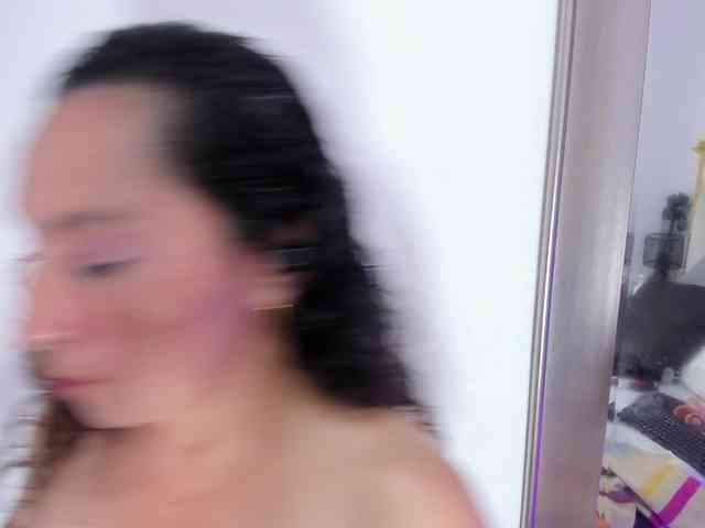 Luna-Naughty1 webcam