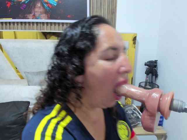 Luna-Naughty1 webcam