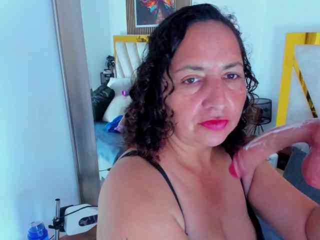 Luna-Naughty1 Sex Cam Show