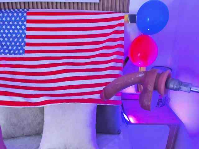 Luna-Naughty1 webcam