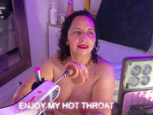 Luna-Naughty1 webcam