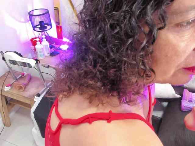 Luna-Naughty1 webcam
