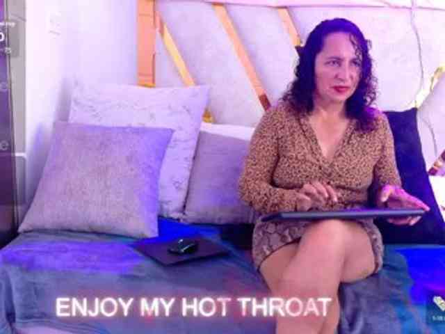 Luna-Naughty1 webcam