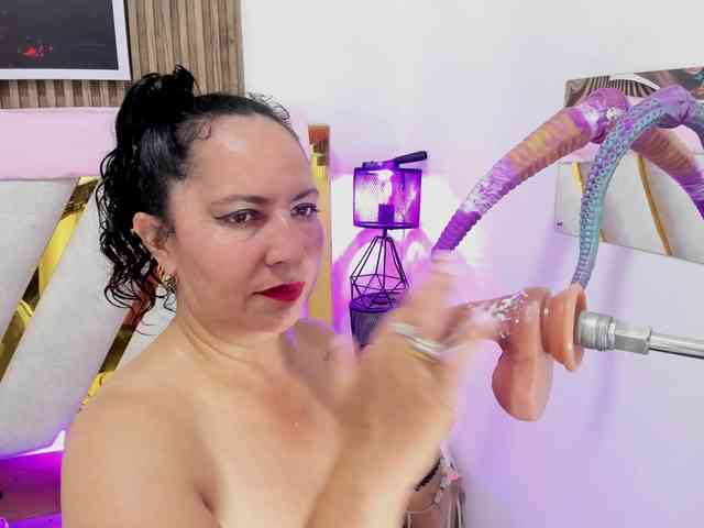 Luna-Naughty1 webcam