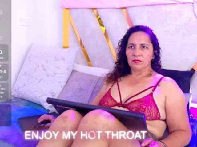 Luna-Naughty1 webcam