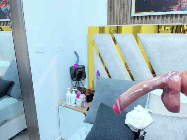 Luna-Naughty1 webcam