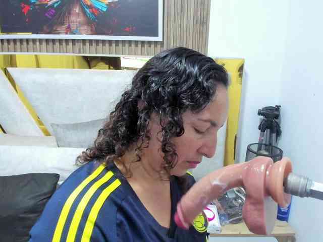 Luna-Naughty1 webcam