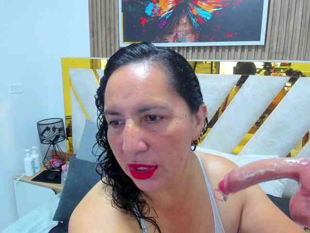 Luna-Naughty1