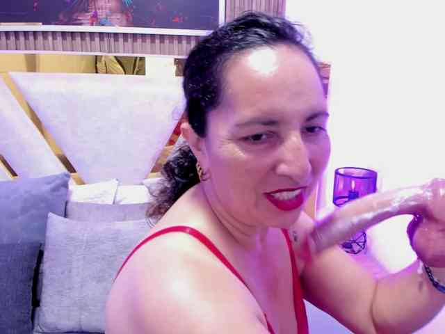 Luna-Naughty1