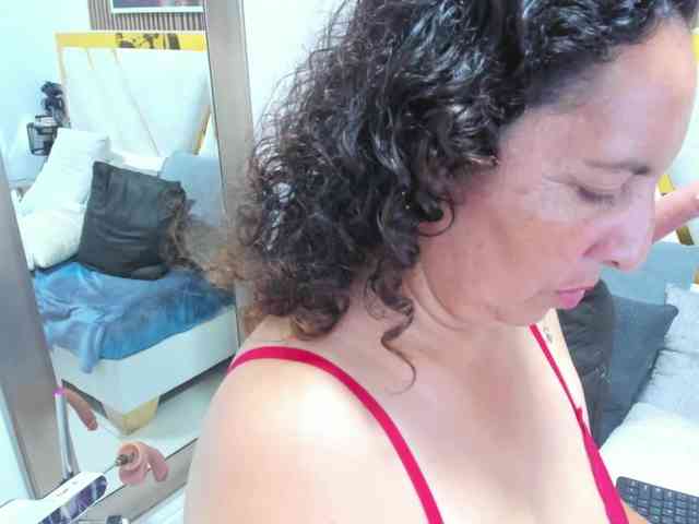 Luna-Naughty1 webcam