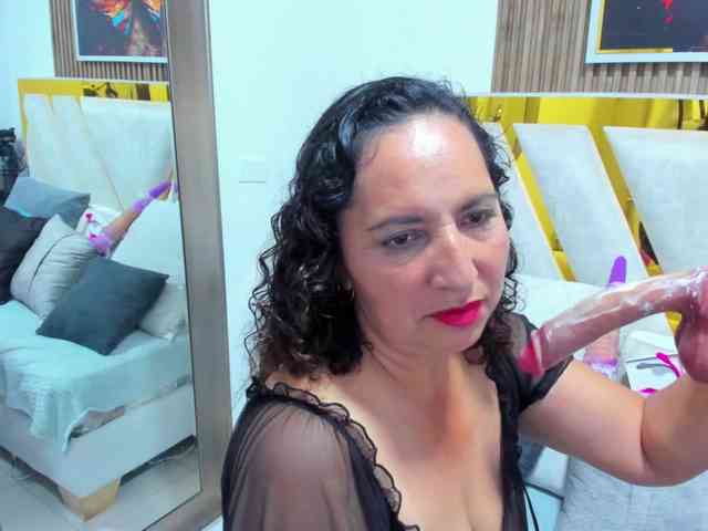 Luna-Naughty1 webcam