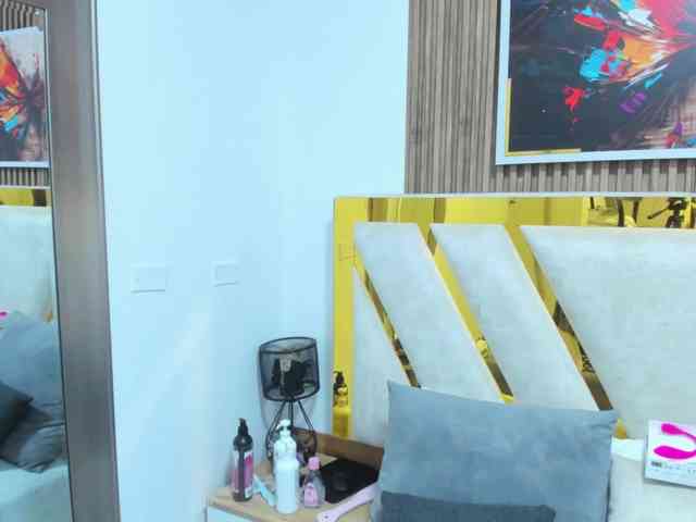 Luna-Naughty1 webcam