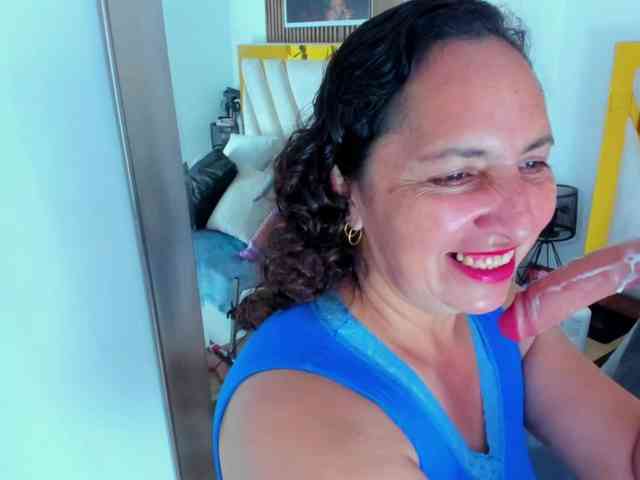 Luna-Naughty1 webcam