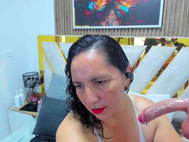Luna-Naughty1 webcam