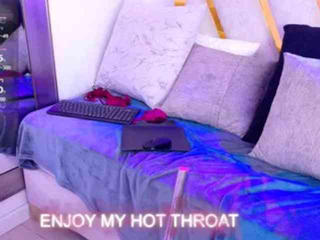 Luna-Naughty1 webcam