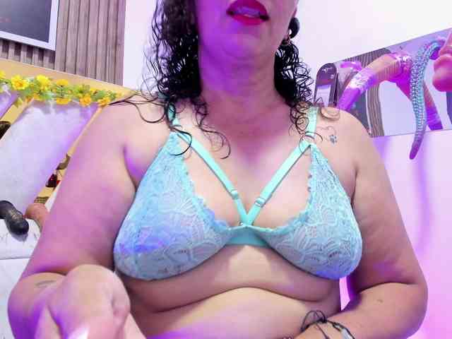 Luna-Naughty1