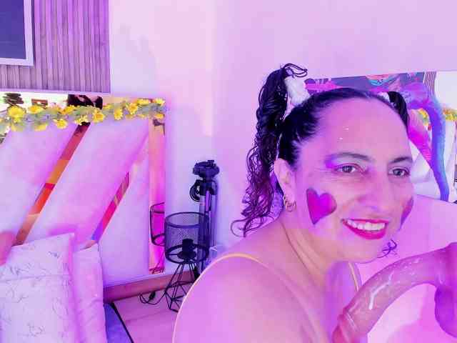 Luna-Naughty1 webcam