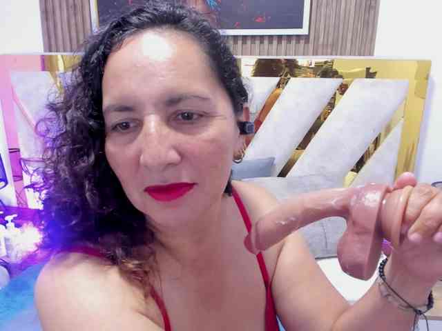 Luna-Naughty1 webcam