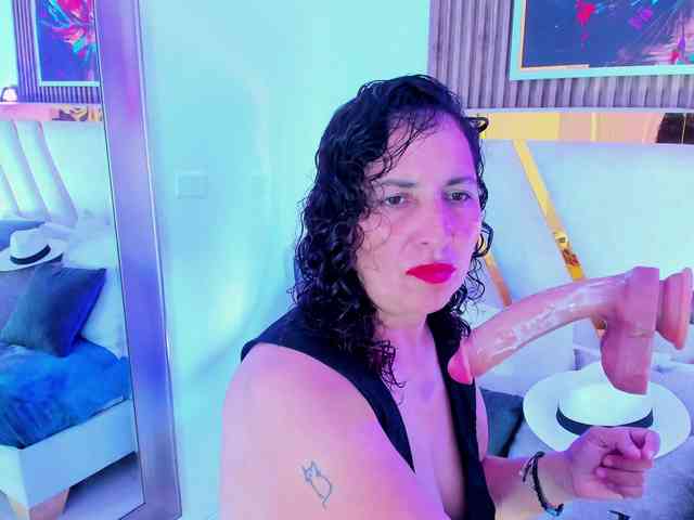 Luna-Naughty1 webcam
