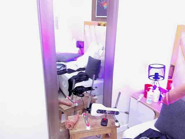 Luna-Naughty1 webcam