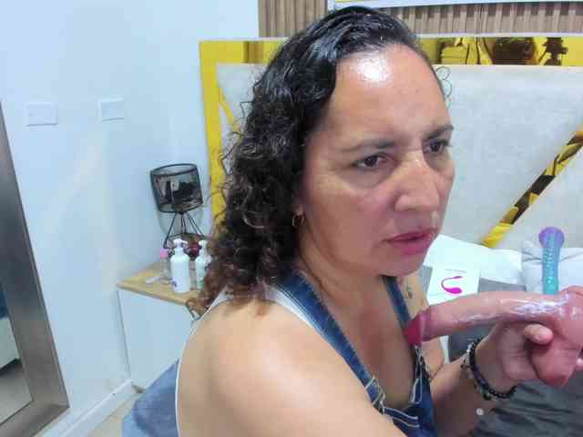 Luna-Naughty1 webcam
