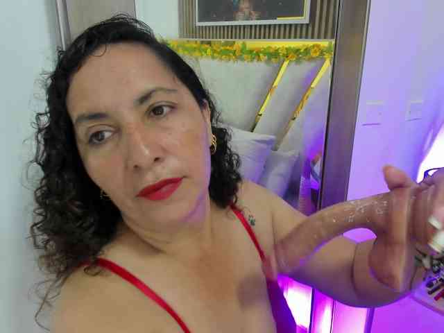 Luna-Naughty1 webcam
