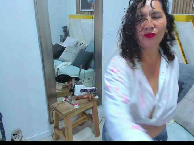 Luna-Naughty1 webcam