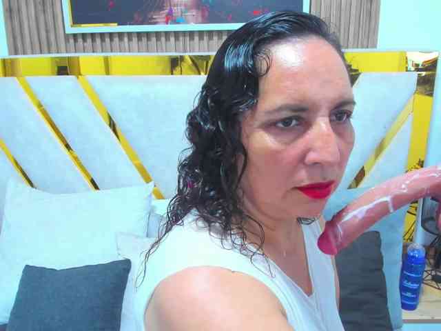 Luna-Naughty1 webcam