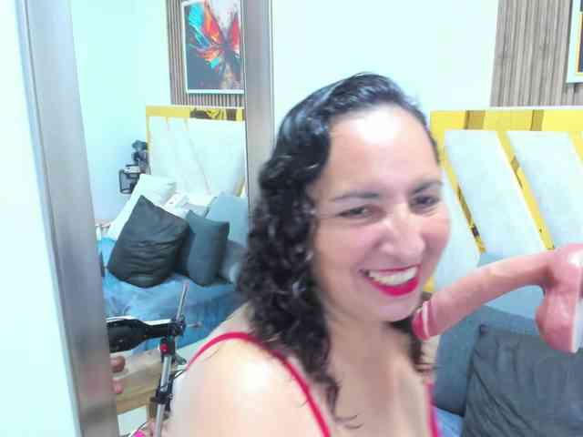 Luna-Naughty1 webcam