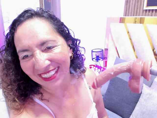 Luna-Naughty1 webcam