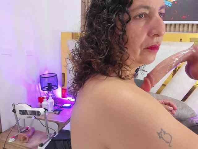 Luna-Naughty1 webcam
