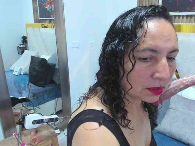 Luna-Naughty1 webcam