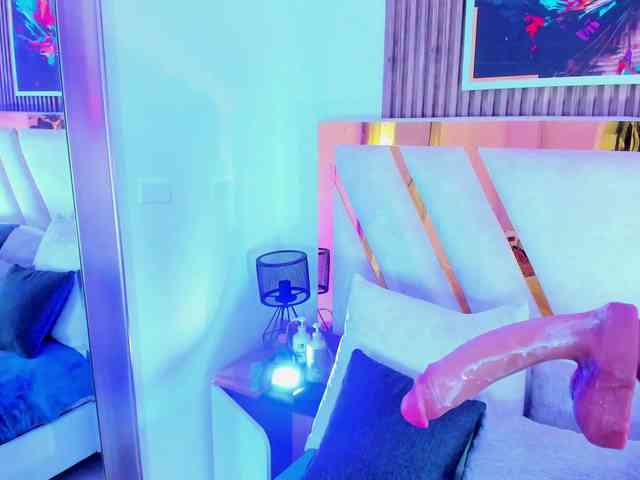 Luna-Naughty1