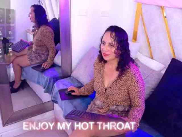 Luna-Naughty1