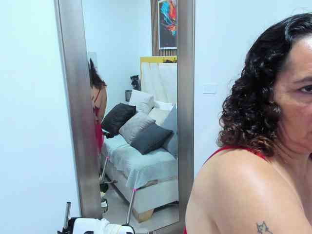 Luna-Naughty1 webcam