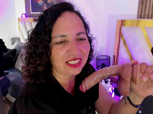 Luna-Naughty1 webcam