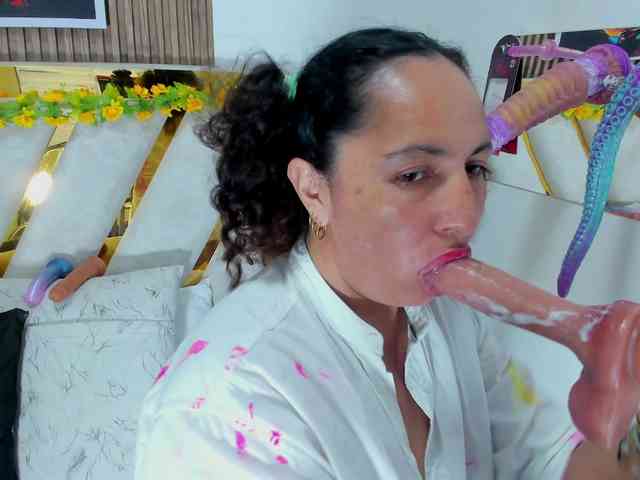 Luna-Naughty1 webcam