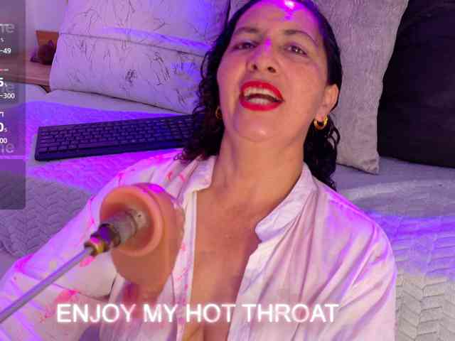 Luna-Naughty1 webcam