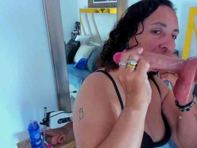 Luna-Naughty1 webcam