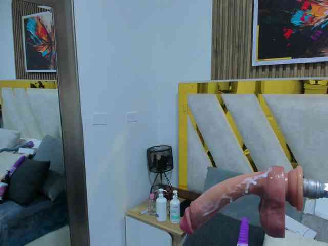 Luna-Naughty1 webcam